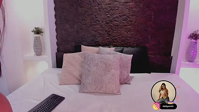 aby smiith  online show from 8, 1, 2026