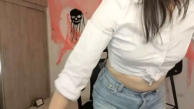 Snapshot of AlessandraLB chatting on 15, 10, 2025 AlessandraLB online show from 15, 10, 2025