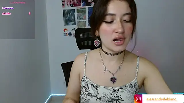 Snapshot of AlessandraLB chatting on 18, 9, 2025 AlessandraLB online show from 18, 9, 2025