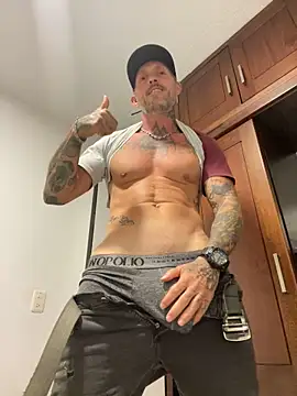 Snapshot of MagicLex1 chatting on 26, 10, 2025 MagicLex1 online show from 26, 10, 2025