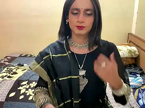 LuvLayla online show from 19, 12, 2025