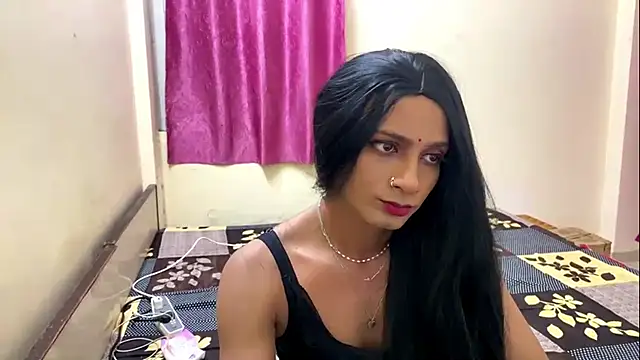 LuvLayla online show from 14, 9, 2025