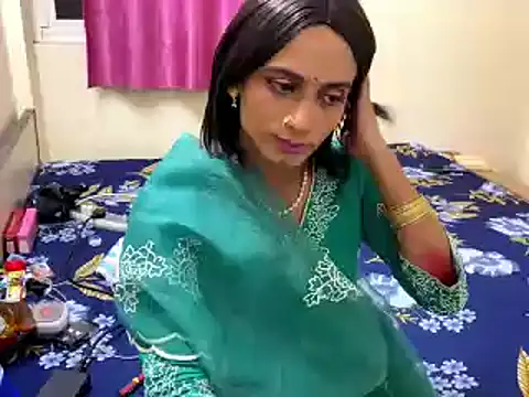 LuvLayla online show from 3, 11, 2025