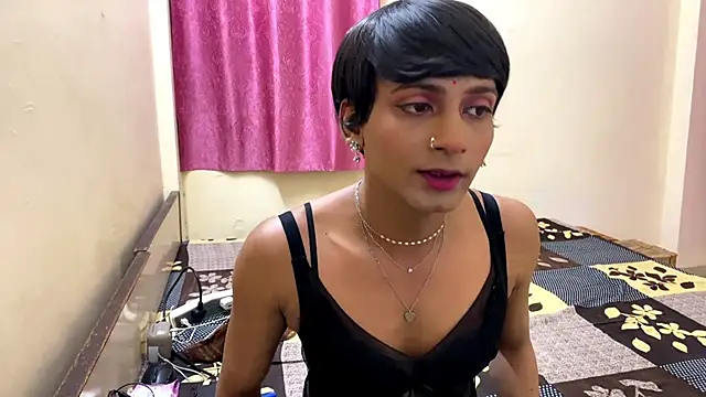 LuvLayla online show from 18, 9, 2025