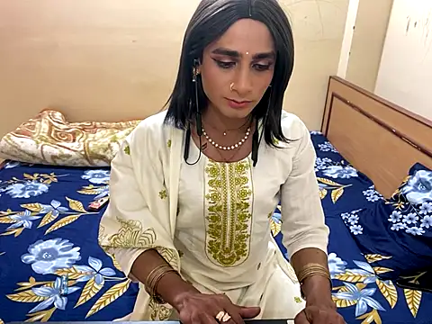 LuvLayla online show from 8, 1, 2026