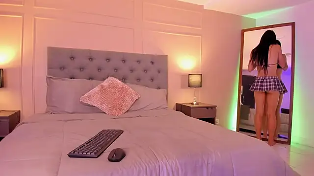 ALICESANDOVAL online show from 11, 9, 2025