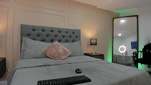 ALICESANDOVAL online show from 21, 9, 2025