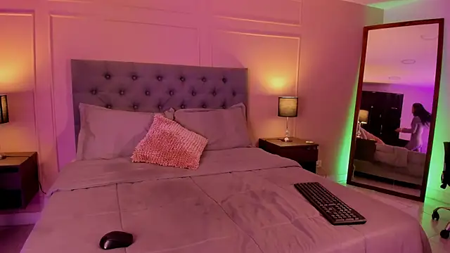 ALICESANDOVAL online show from 22, 9, 2025