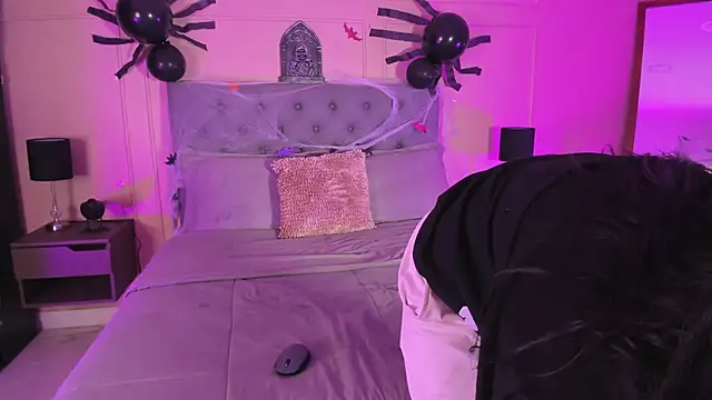 ALICESANDOVAL online show from 8, 11, 2025