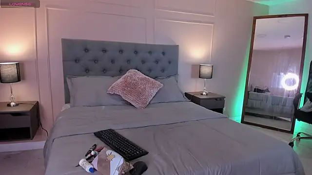 ALICESANDOVAL online show from 18, 9, 2025