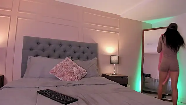 ALICESANDOVAL online show from 20, 9, 2025