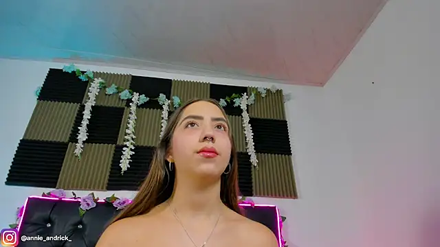  leda swan  online show from 28, 6, 2026
