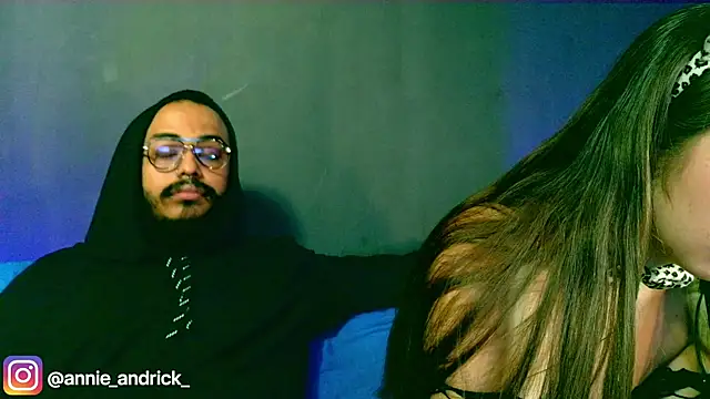  leda swan  online show from 6, 10, 2025