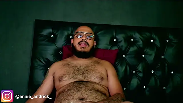  leda swan  online show from 17, 12, 2025