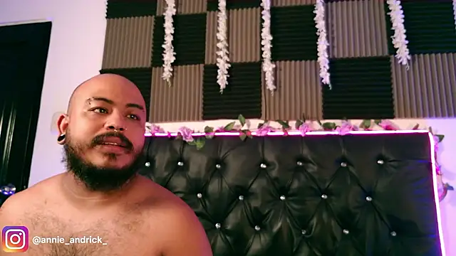  leda swan  online show from 28, 3, 2026