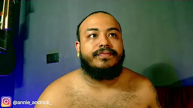  leda swan  online show from 3, 10, 2025