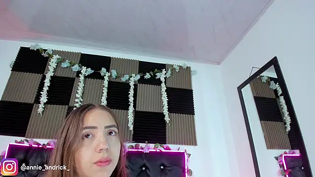  leda swan  online show from 10, 5, 2026