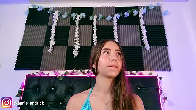  leda swan  online show from 13, 3, 2026