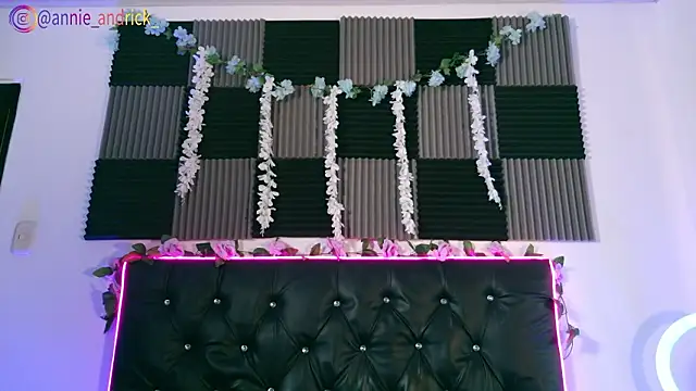  leda swan  online show from 2, 3, 2026