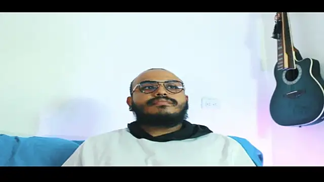  leda swan  online show from 26, 9, 2025