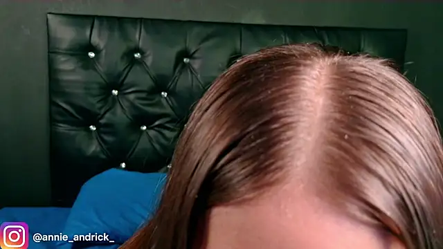  leda swan  online show from 6, 1, 2026