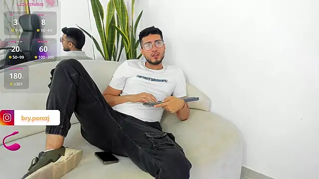 Snapshot of bryXonStorm chatting on 10, 9, 2025 bryXonStorm online show from 10, 9, 2025