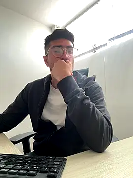 Snapshot of bryXonStorm chatting on 5, 10, 2025 bryXonStorm online show from 5, 10, 2025