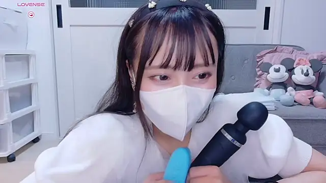 YURi luv online show from 4, 10, 2025