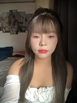 SarahBeii online show from 4, 11, 2025