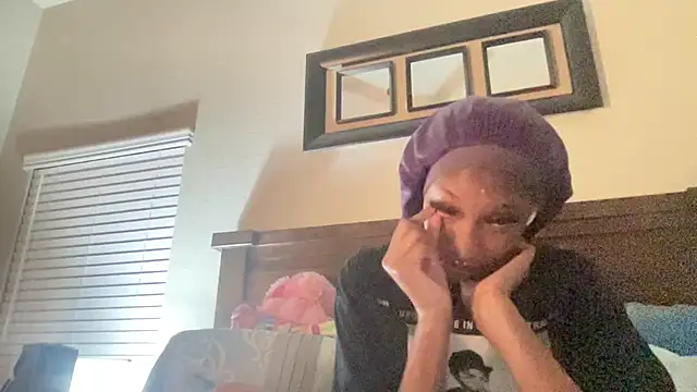 Snapshot of Brooke012 chatting on 25, 10, 2025 Brooke012 online show from 25, 10, 2025