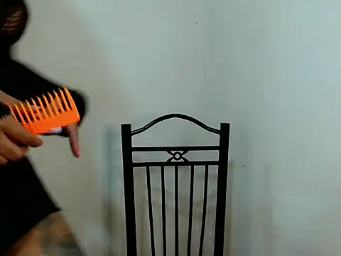 Snapshot of Theia22 chatting on 3, 10, 2025 Theia22 online show from 3, 10, 2025