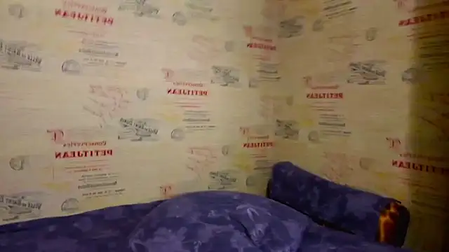 Snapshot of emi_less chatting on 25, 2, 2026 emi less online show from 25, 2, 2026