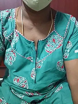 Snapshot of umashreetamil chatting on 1, 5, 2026 umashreetamil online show from 1, 5, 2026