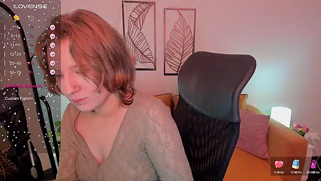 Hailey Foxy online show from 6, 10, 2025