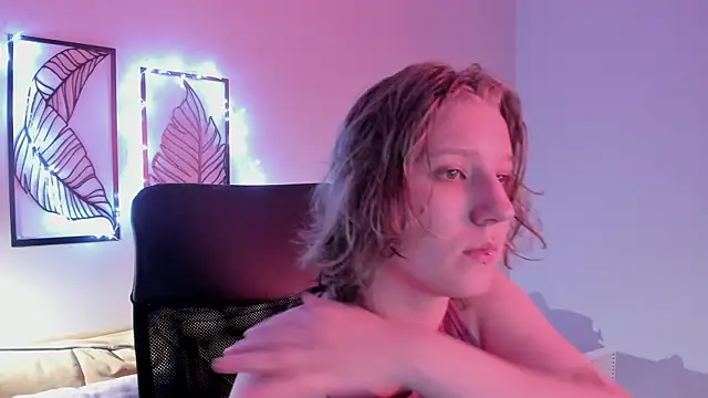 Hailey Foxy online show from 21, 11, 2025