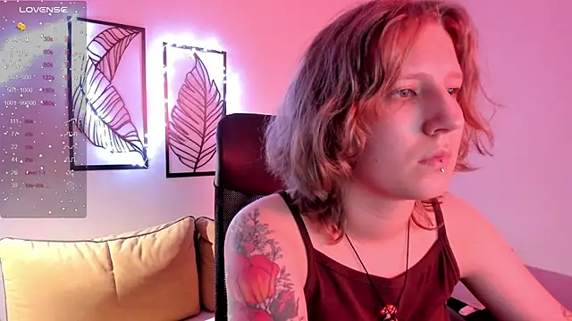 Hailey Foxy online show from 6, 11, 2025