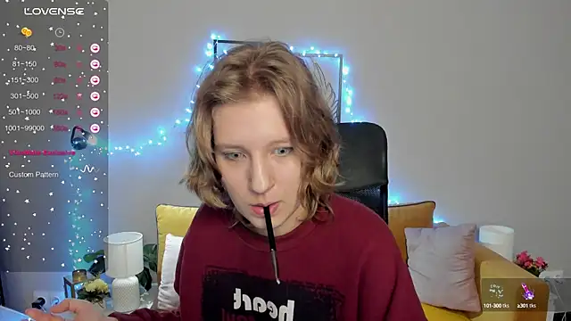 Hailey Foxy online show from 4, 10, 2025