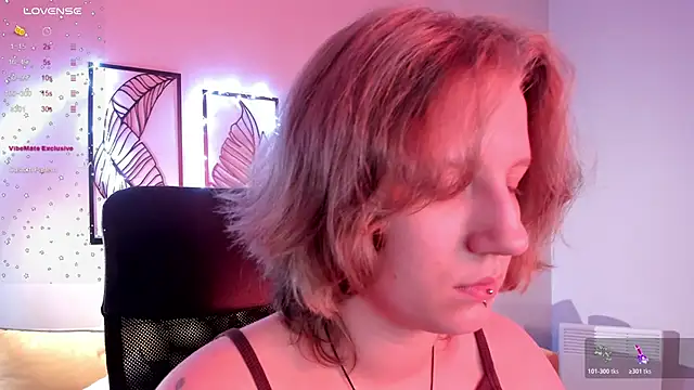 Hailey Foxy online show from 25, 10, 2025