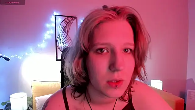 Hailey Foxy online show from 19, 10, 2025