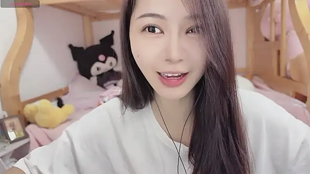 Sue101010 online show from 5, 10, 2025