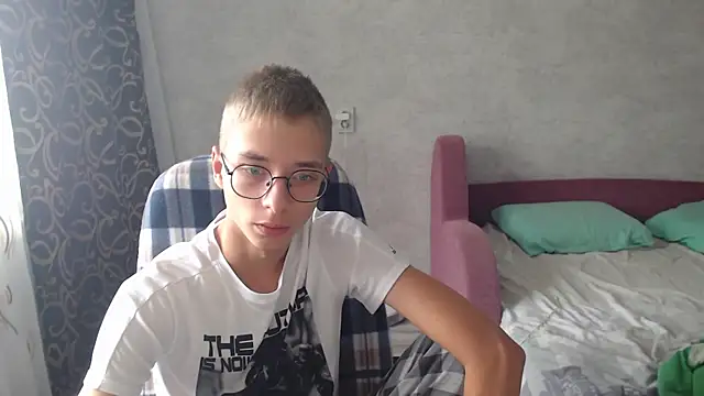 glasses cat online show from 23, 9, 2025