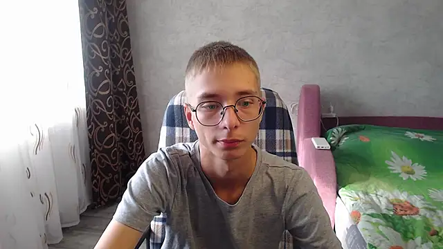 glasses cat online show from 15, 9, 2025