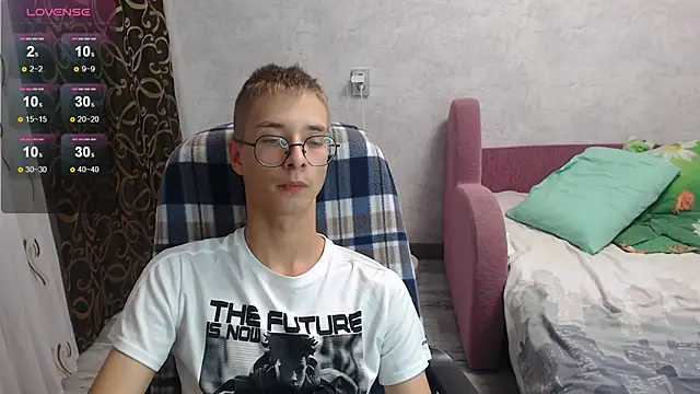 glasses cat online show from 21, 9, 2025