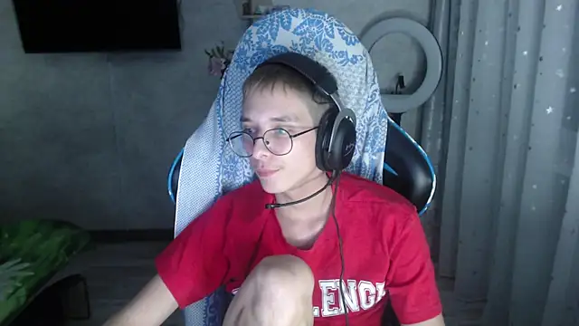 glasses cat online show from 28, 2, 2026