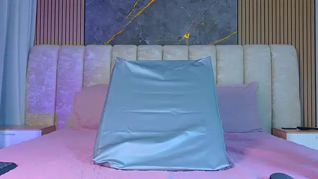 Snapshot of mia_scot chatting on 5, 2, 2026 mia scot online show from 5, 2, 2026