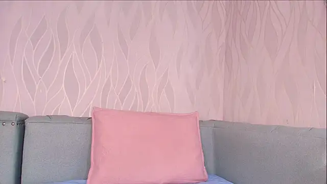 mia scot online show from 9, 10, 2025