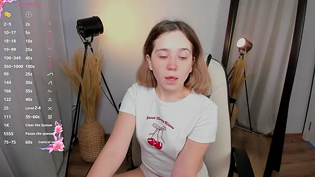 Lina Glow online show from 30, 9, 2025