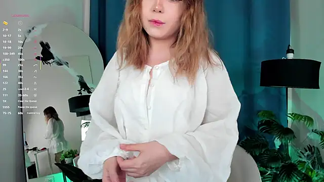 Lina Glow online show from 28, 10, 2025