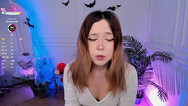 Lina Glow online show from 30, 10, 2025