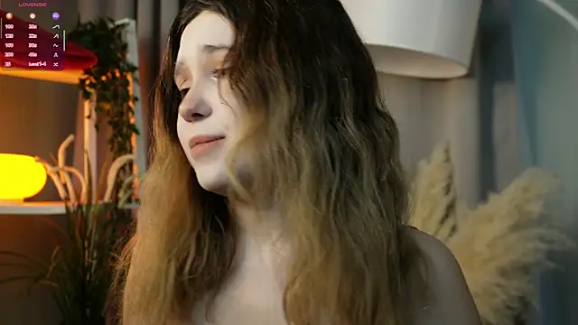 Lina Glow online show from 3, 12, 2025